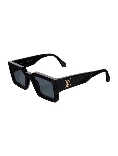 Products by Louis Vuitton: LV Sunset Square Sunglasses.